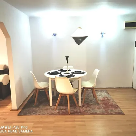 Crinna Apartment *