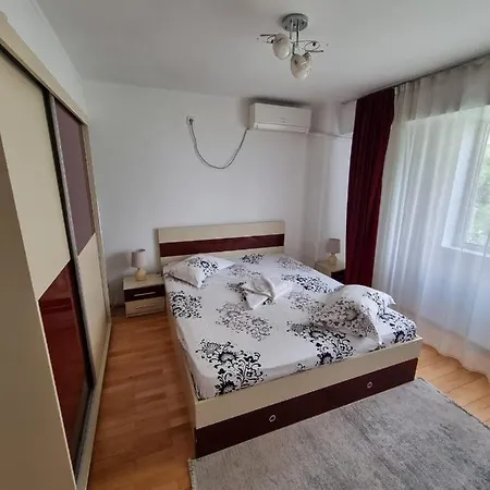 Crinna Apartment *